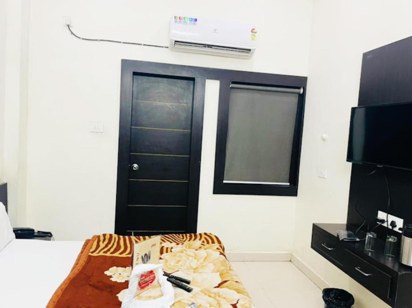 Hotel Mahabir Inn Mathura Esterno foto